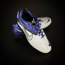Load image into Gallery viewer, Nike CTR360 Maestri II SG Pro 'White/Purple/Silver' - The Boot Doctor