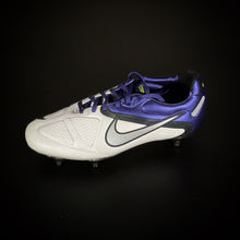 Load image into Gallery viewer, Nike CTR360 Maestri II SG Pro 'White/Purple/Silver' - The Boot Doctor