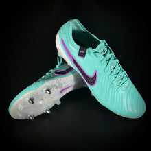 Load image into Gallery viewer, Nike Tiempo Legend 10 Elite SG Pro - Peak Ready Pack
