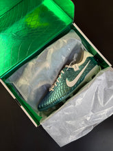 Load image into Gallery viewer, Nike Tiempo Legend 10 Elite SE FG - Emerald
