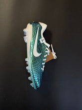 Load image into Gallery viewer, Nike Tiempo Legend 10 Elite SE FG - Emerald
