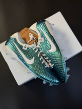 Load image into Gallery viewer, Nike Tiempo Legend 10 Elite SE FG - Emerald
