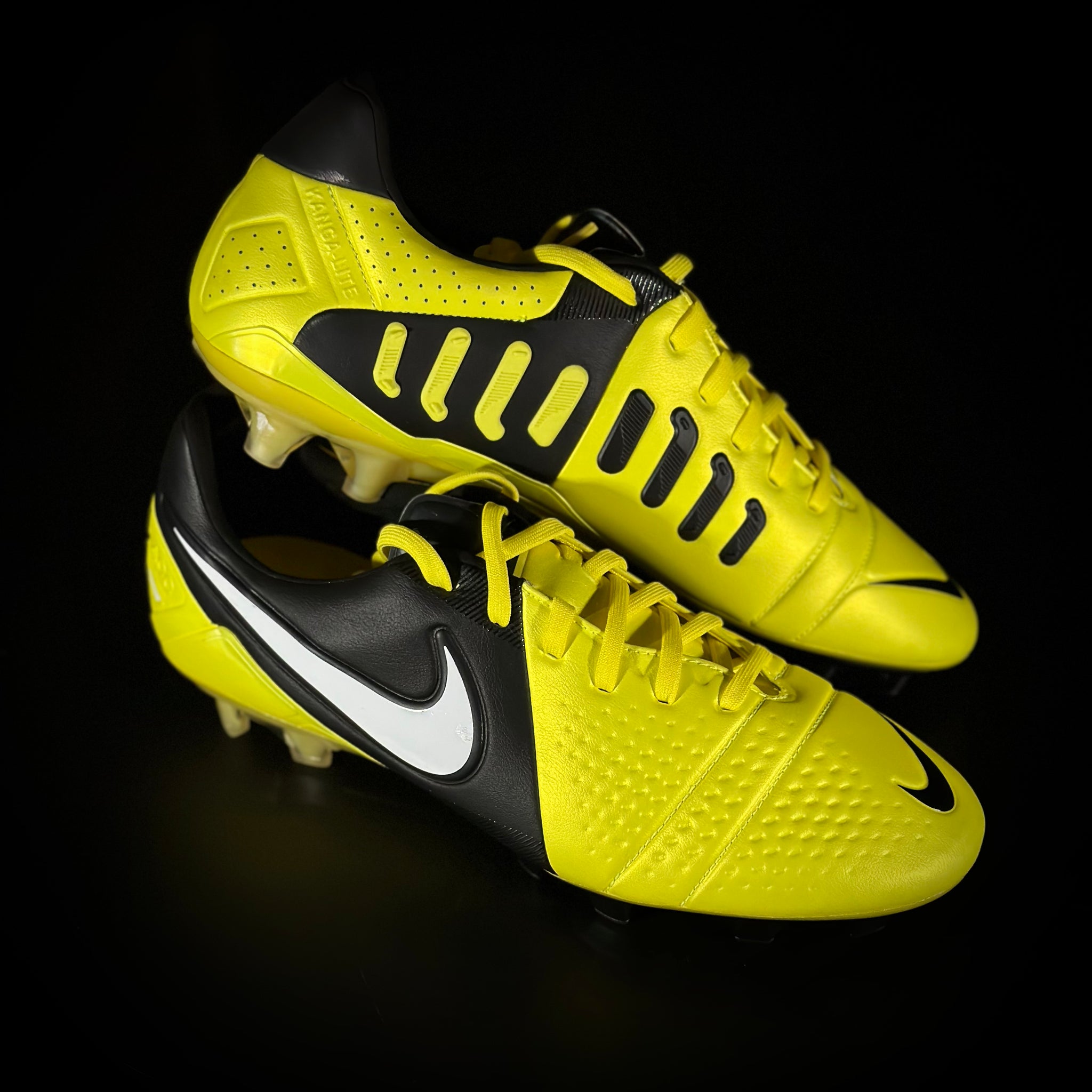 Nike ctr360 2024 maestri ii gold